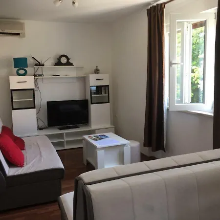 Beautiful Centre Apartment Pula